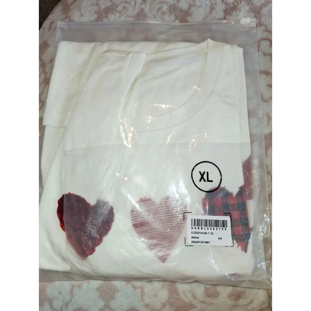 White Short Sleeve Tee with Red Hearts, Size XL nwt valentines day top - Picture 4 of 4